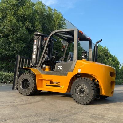 7 Ton Load Capacity Diesel Forklift with Automatic Transmission and Reinforced Mast