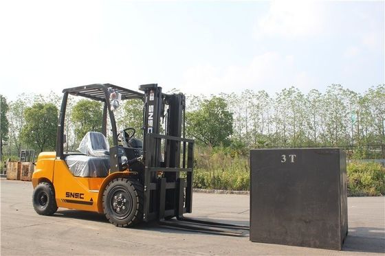 3000kg Diesel Counterbalance 5000mm Lift Diesel Powered Forklift