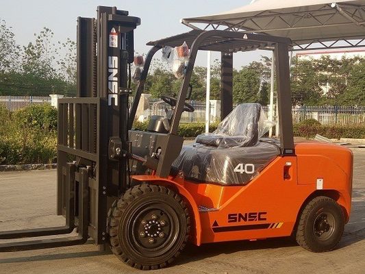 OEM 4 Ton Diesel Forklift SNSC Diesel Lift Truck 2 Stage Mast