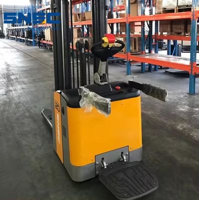 Apilador Stacker 1500kg 2000kg Electric Stacker Truck For Hotels , Garment Shops